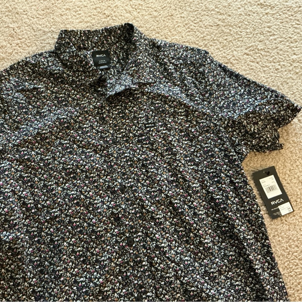 RVCA Men’s Black Floral Short Sleeve Button-Up Shirt large NWT